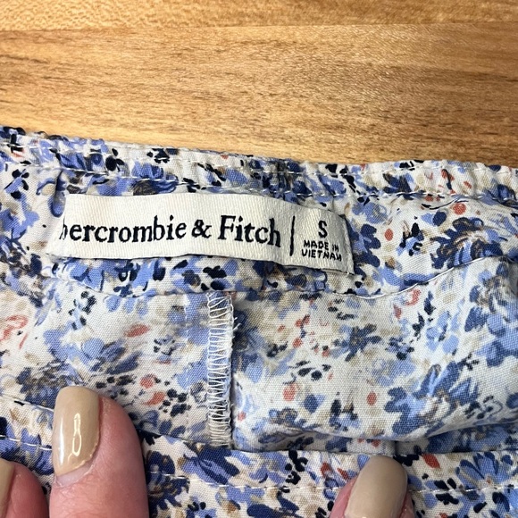 Abercrombie and Fitch floral skort - Picture 5 of 6